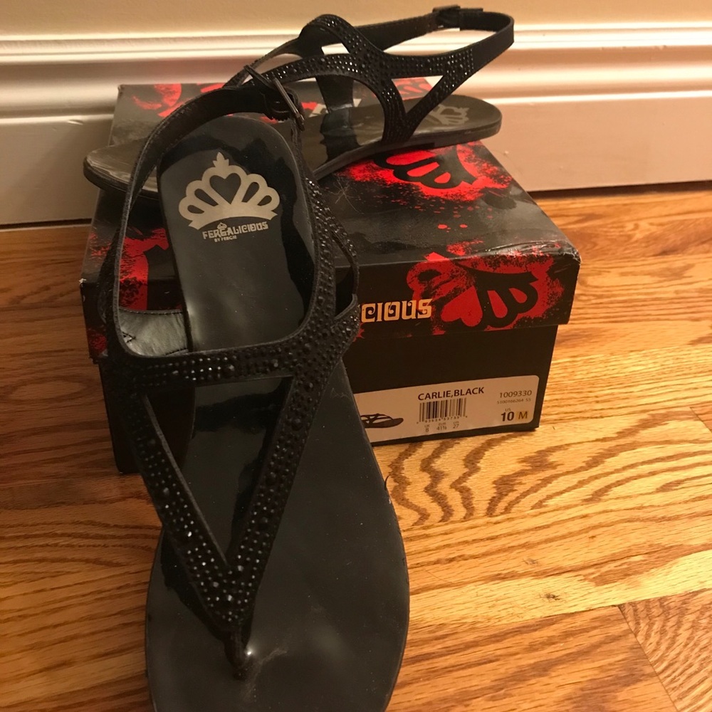 Super cute black sandals